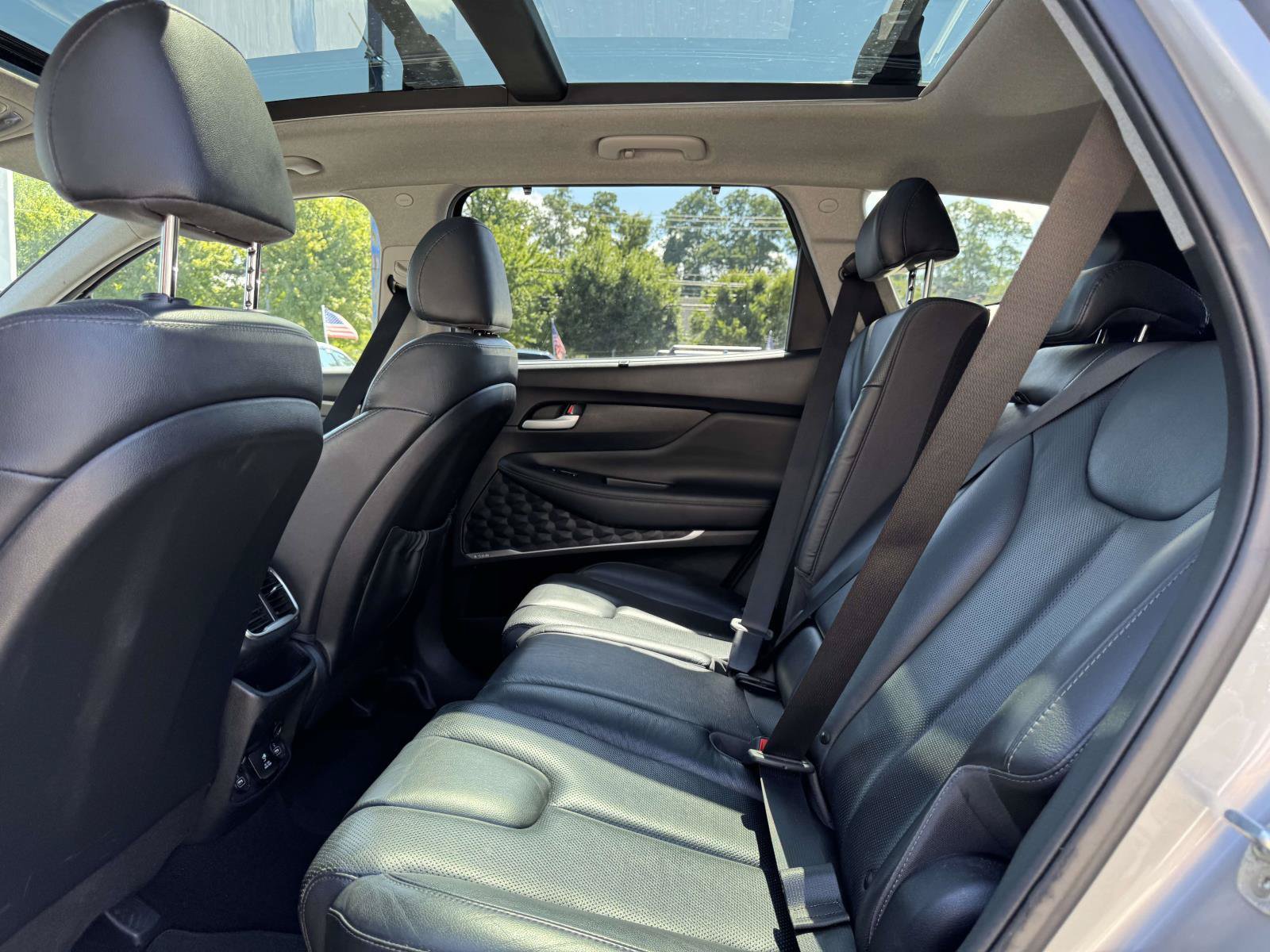 Used 2020 Hyundai Santa Fe Limited AWD/4WD image 9