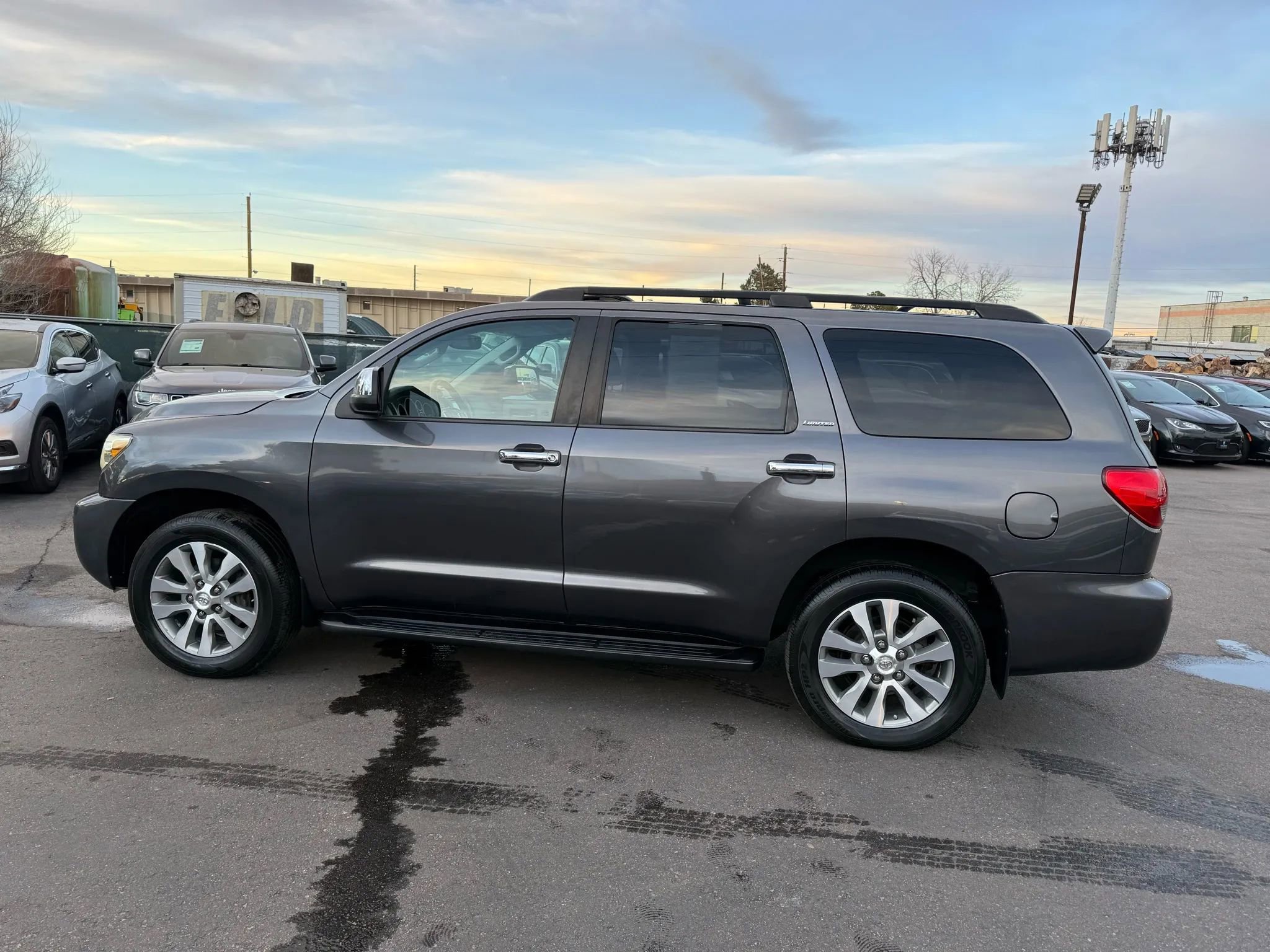 Used 2017 Toyota Sequoia Limited w/ Safety & Convenience Package image 4