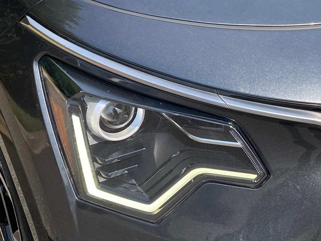 Used 2023 Kia Niro EX Touring FWD image 3