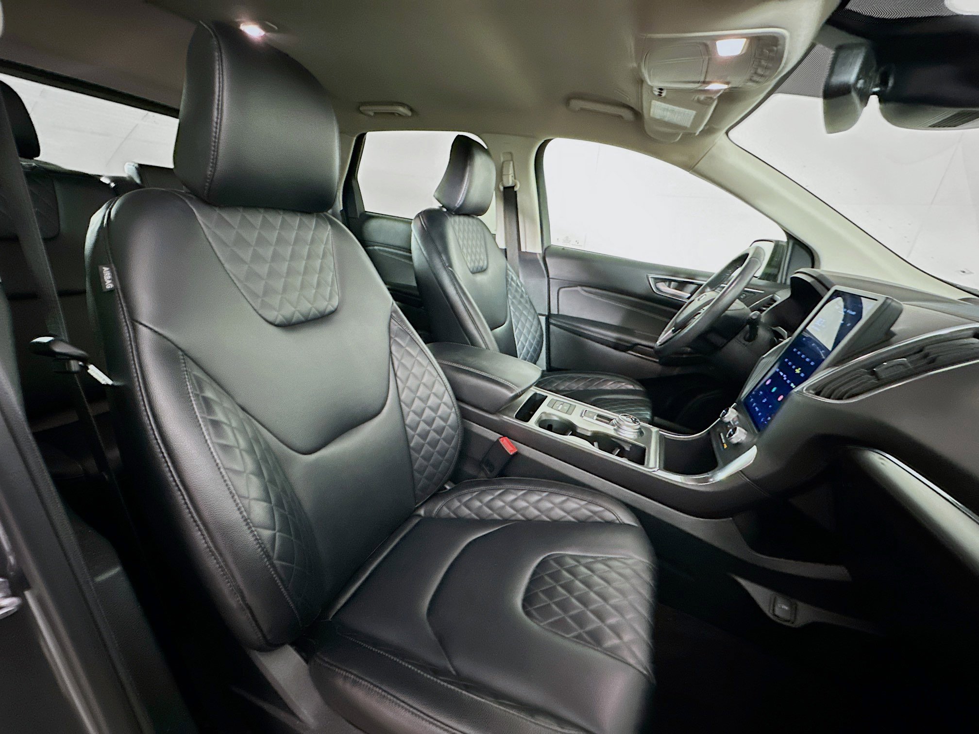 Used 2024 Ford Edge Titanium image 29