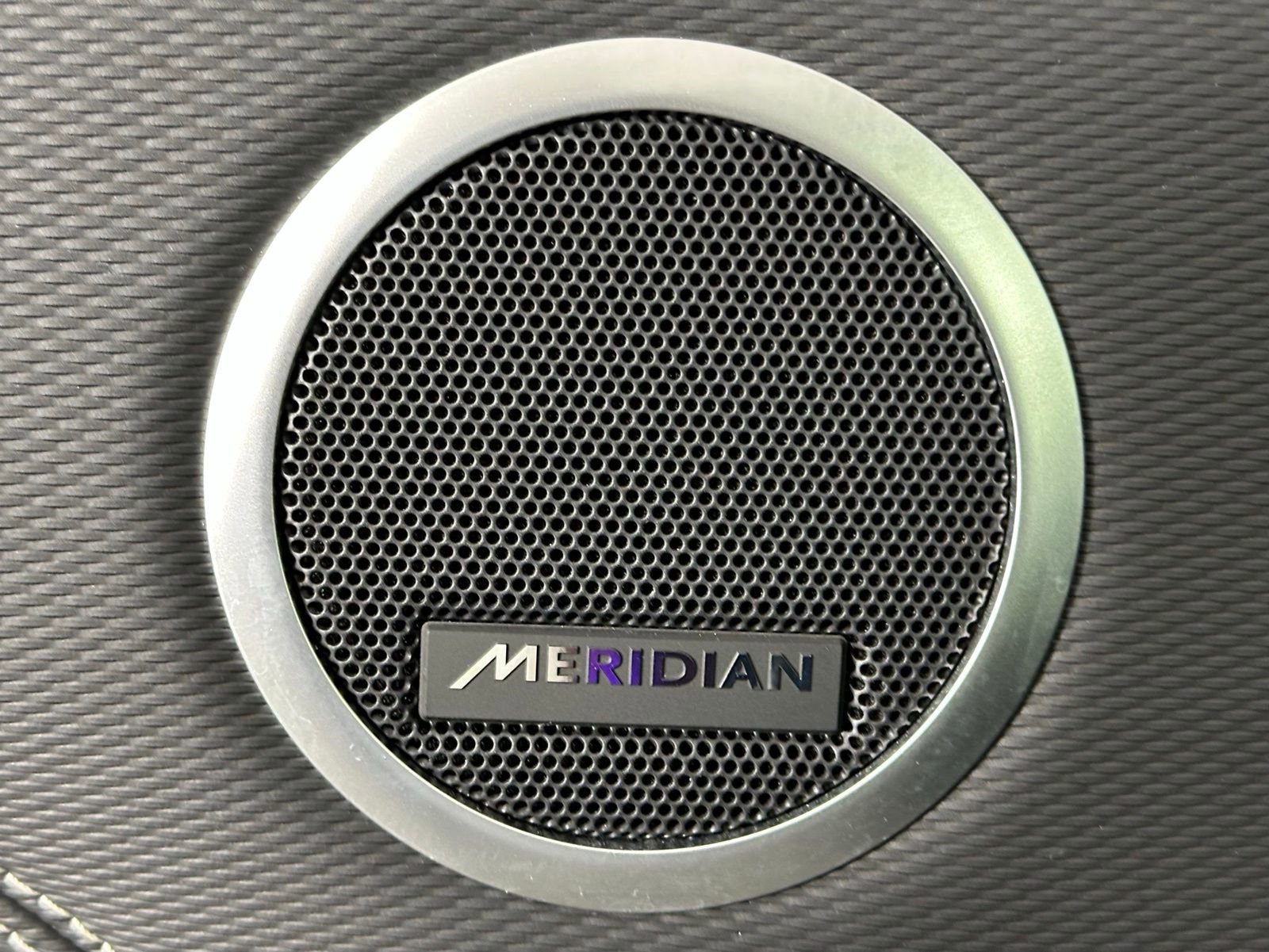 Used 2023 Land Rover Discovery Metropolitan Edition image 20