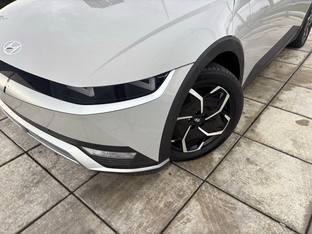 Certified 2023 Hyundai Ioniq 5 SEL w/ Cargo Package image 2