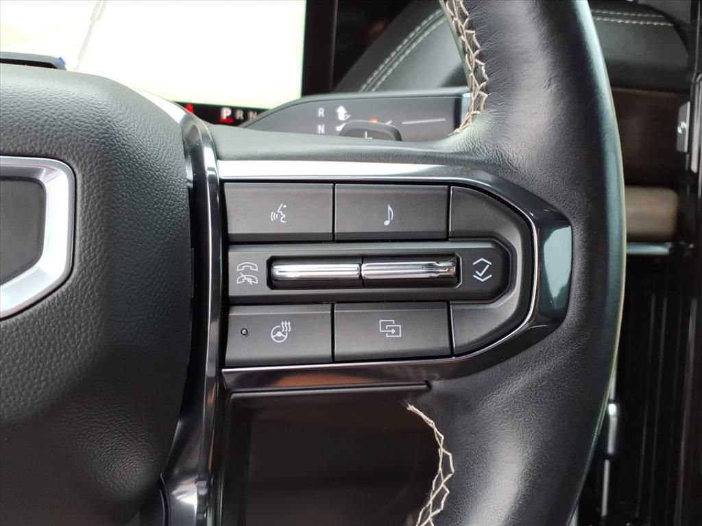 Used 2025 GMC Yukon Denali Ultimate w/ LPO, Floor Liner Package AWD/4WD image 15