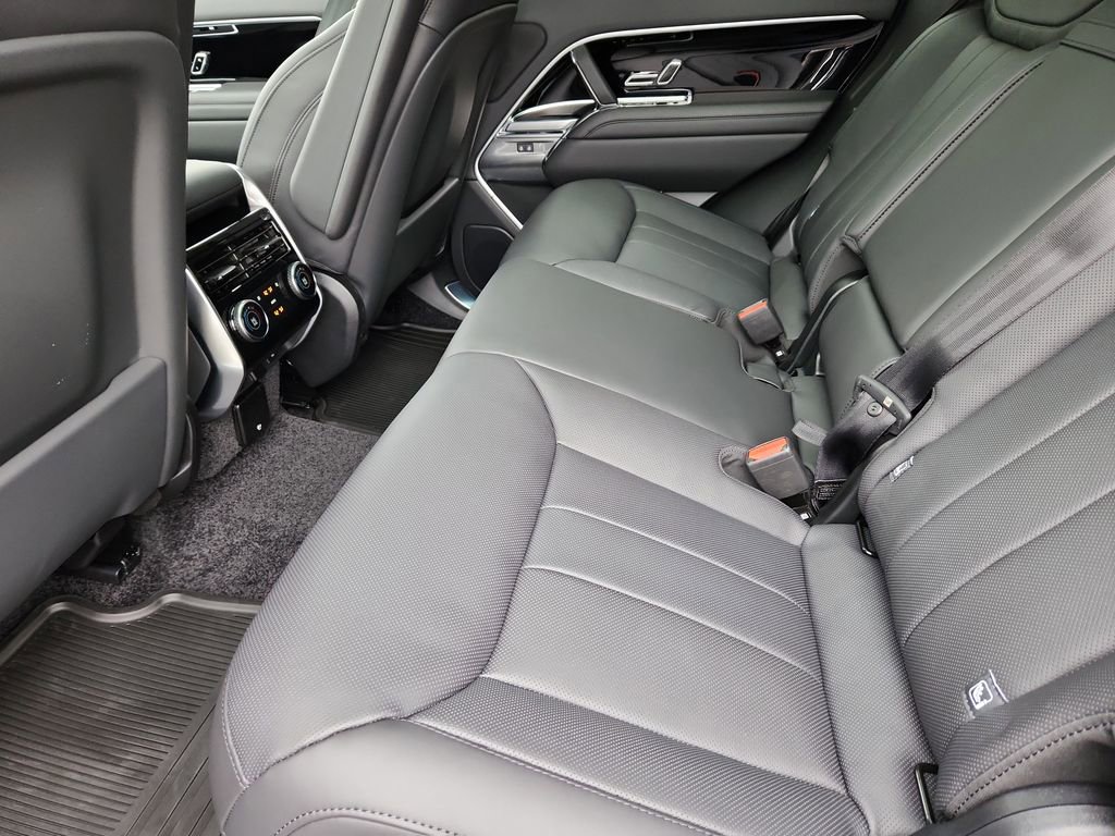 New 2026 Land Rover Range Rover SE image 5