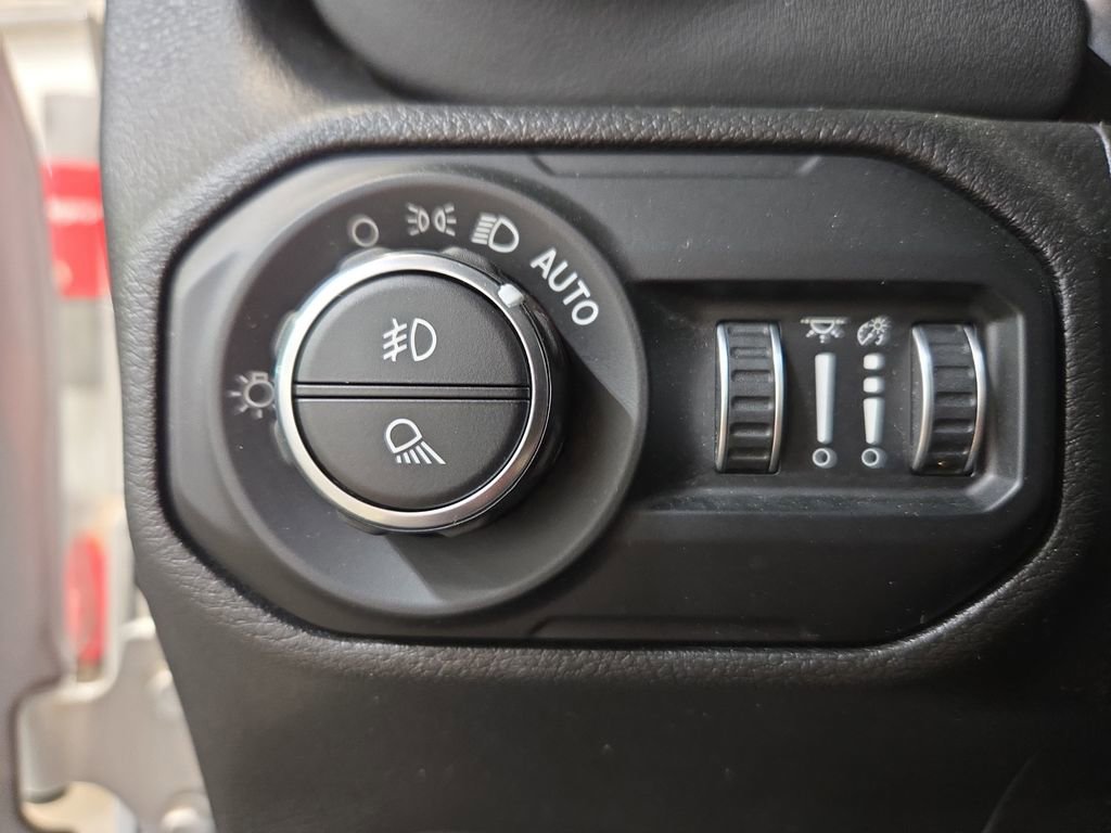 Used 2021 Jeep Gladiator Overland w/ Popular Equipment Package AWD/4WD image 26