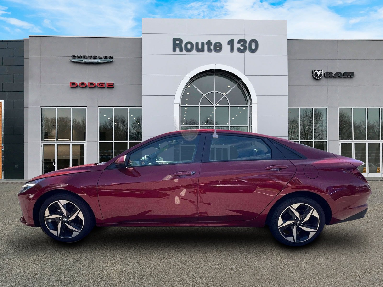 Used 2023 Hyundai Elantra SEL w/ Convenience Package FWD image 5