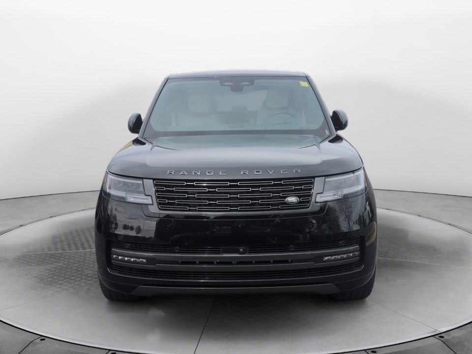 Certified 2025 Land Rover Range Rover SE image 2