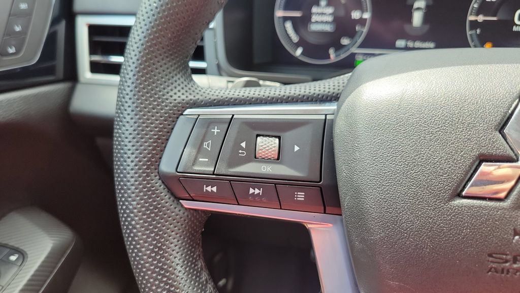 Used 2023 Mitsubishi Outlander SEL AWD/4WD image 20