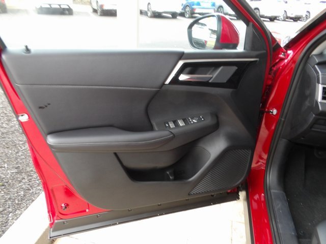 New 2025 Mitsubishi Outlander SE image 18