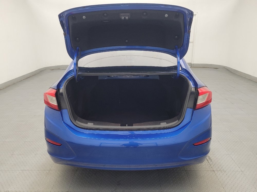 Used 2018 Chevrolet Cruze LT w/ Sun And Sound Package FWD image 29