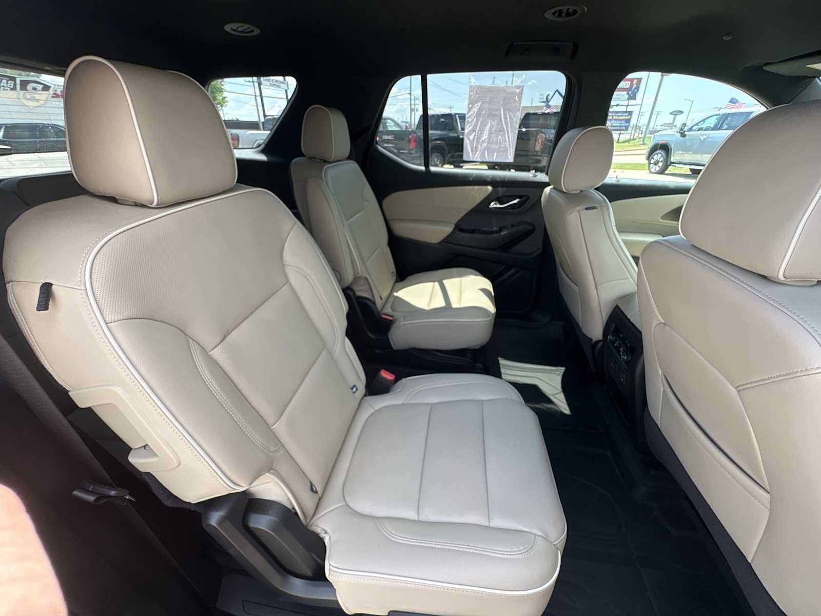 Used 2022 Chevrolet Traverse Premier AWD/4WD image 28