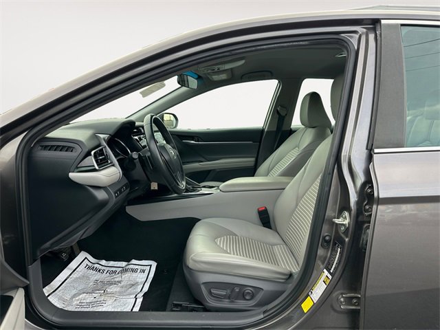Used 2020 Toyota Camry SE image 9
