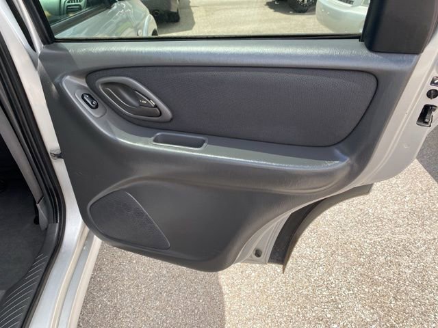 Used 2005 MAZDA Tribute s w/ Package 1 AWD/4WD image 24