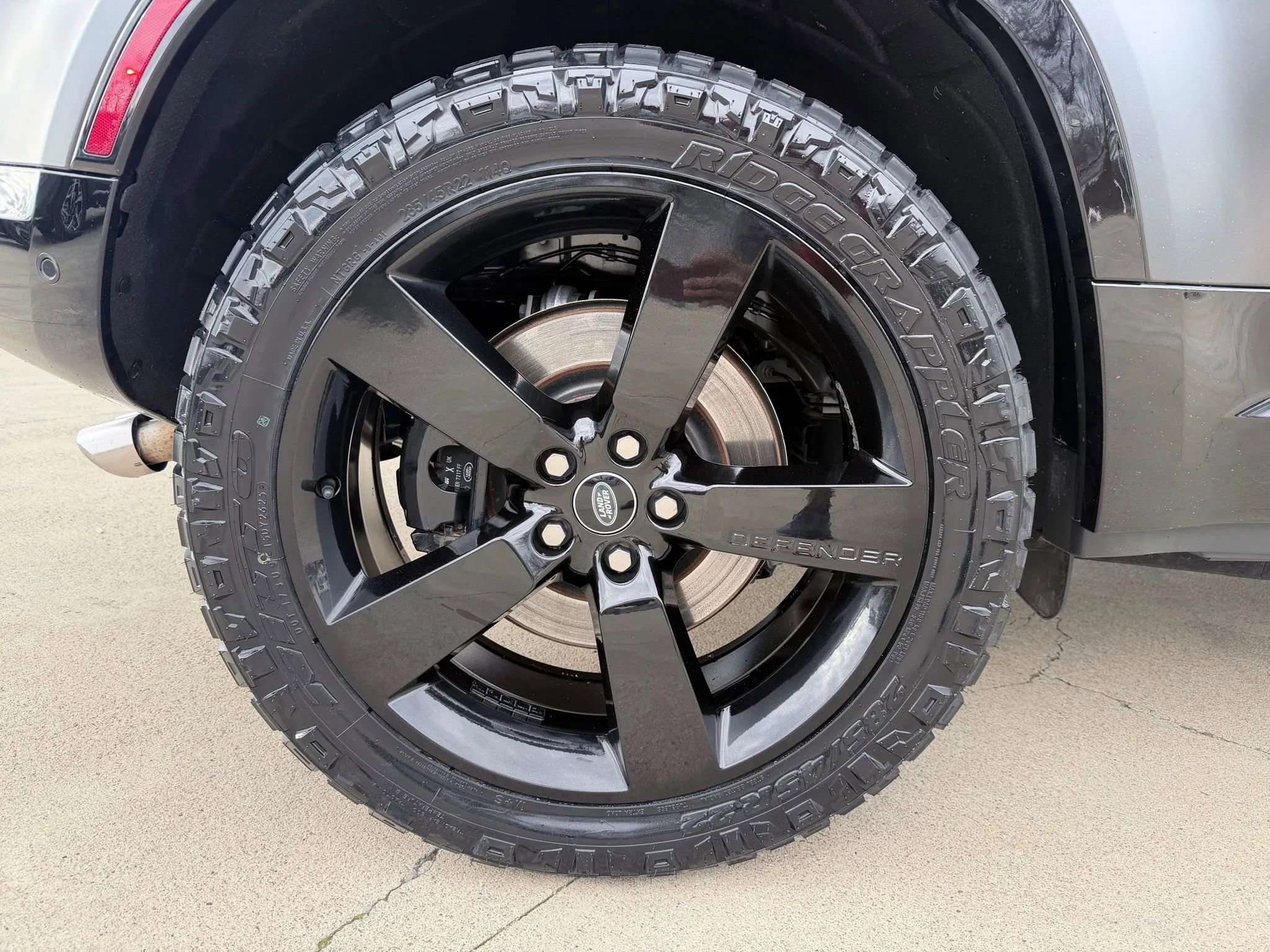 Used 2023 Land Rover Defender 110 V8 image 25