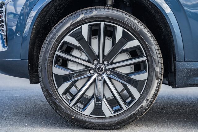 New 2026 Volvo XC90 B6 Plus w/ Protection Package Premier image 17