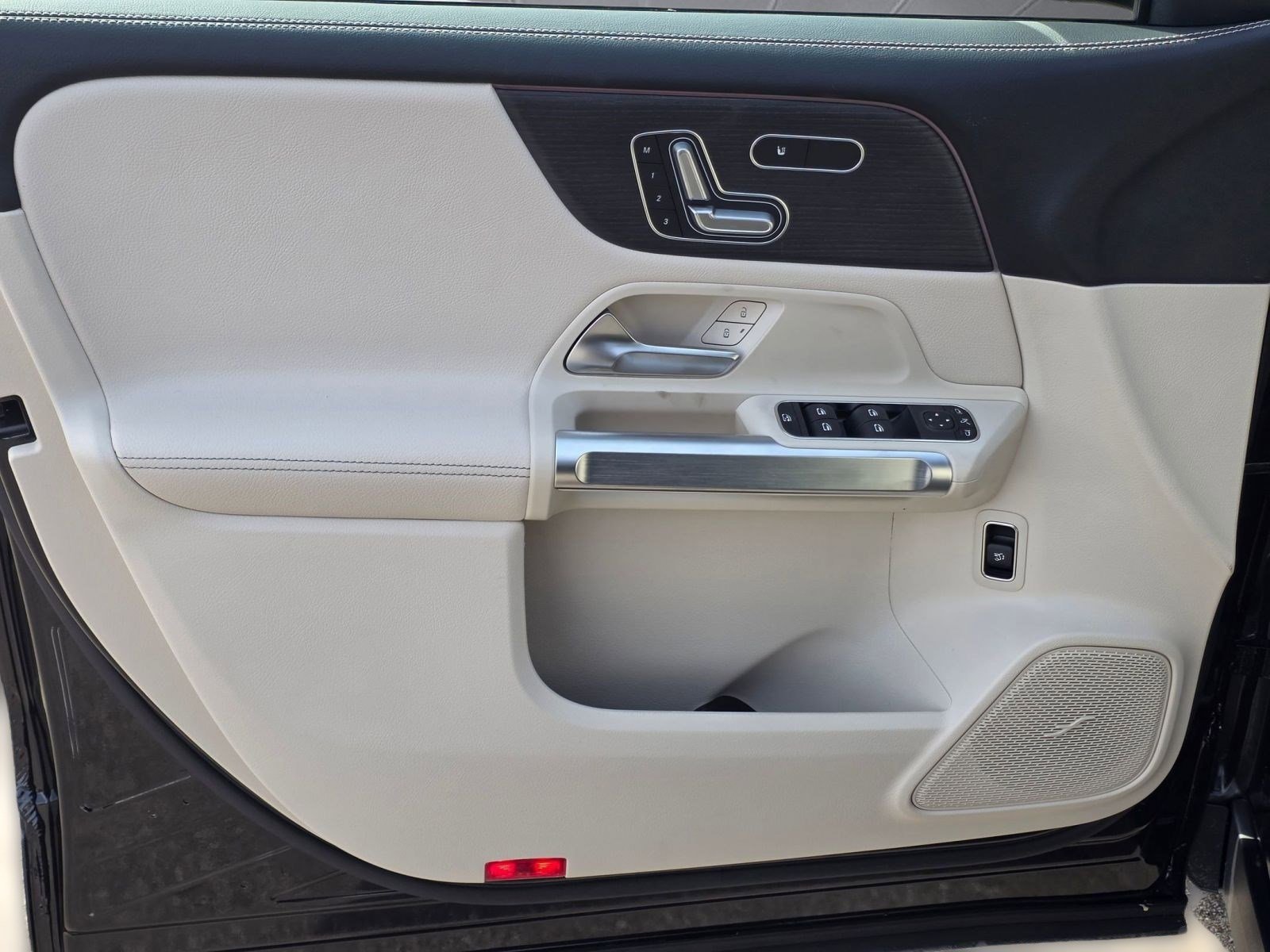 New 2026 Mercedes-Benz GLB 250 4MATIC image 24