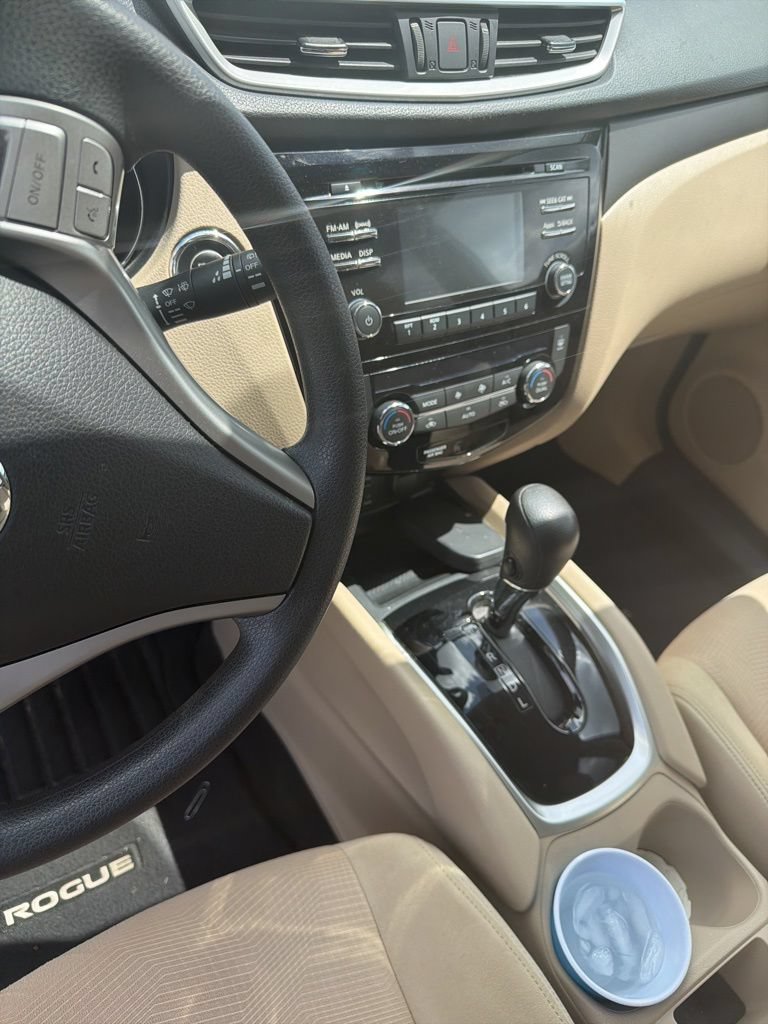 Used 2016 Nissan Rogue SV FWD image 10