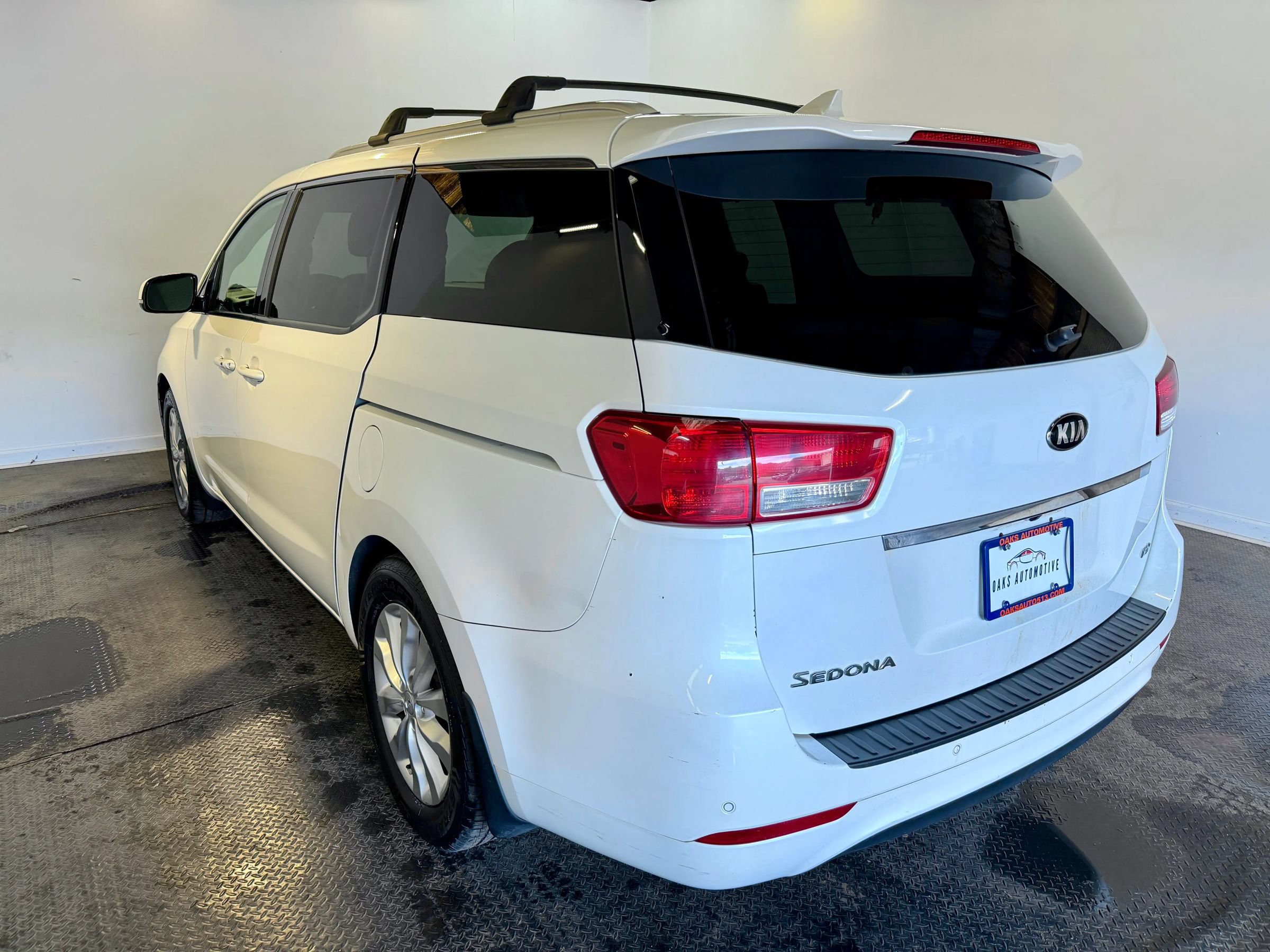 Used 2016 Kia Sedona EX FWD image 5