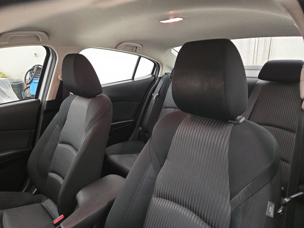 Used 2014 MAZDA MAZDA3 i Touring image 11