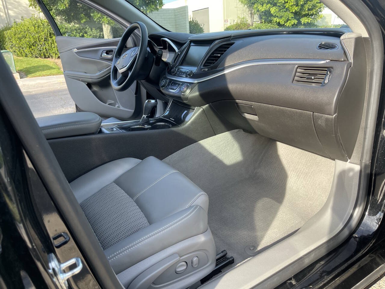 Used 2019 Chevrolet Impala LS FWD image 15