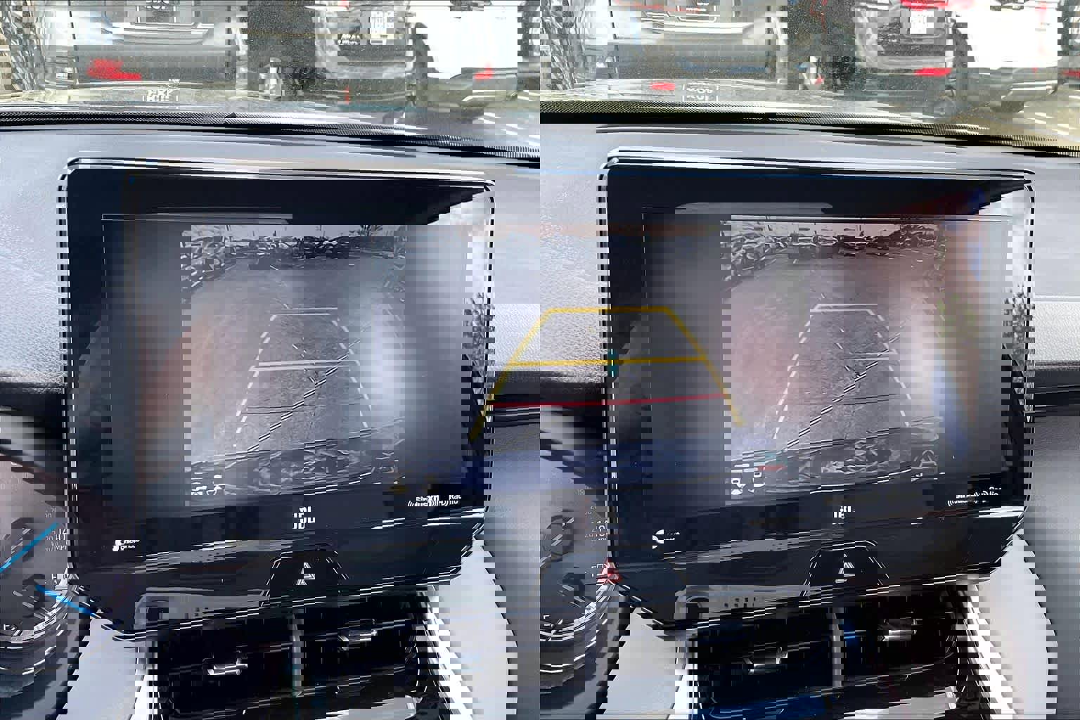 Used 2022 Toyota Venza XLE image 25