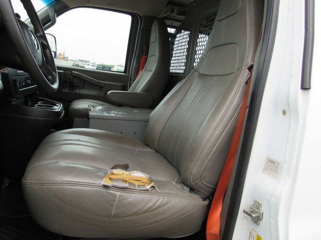 Used 2017 Chevrolet Express 2500 RWD image 27