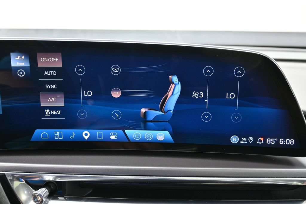 Used 2024 Cadillac Lyriq Tech RWD image 29