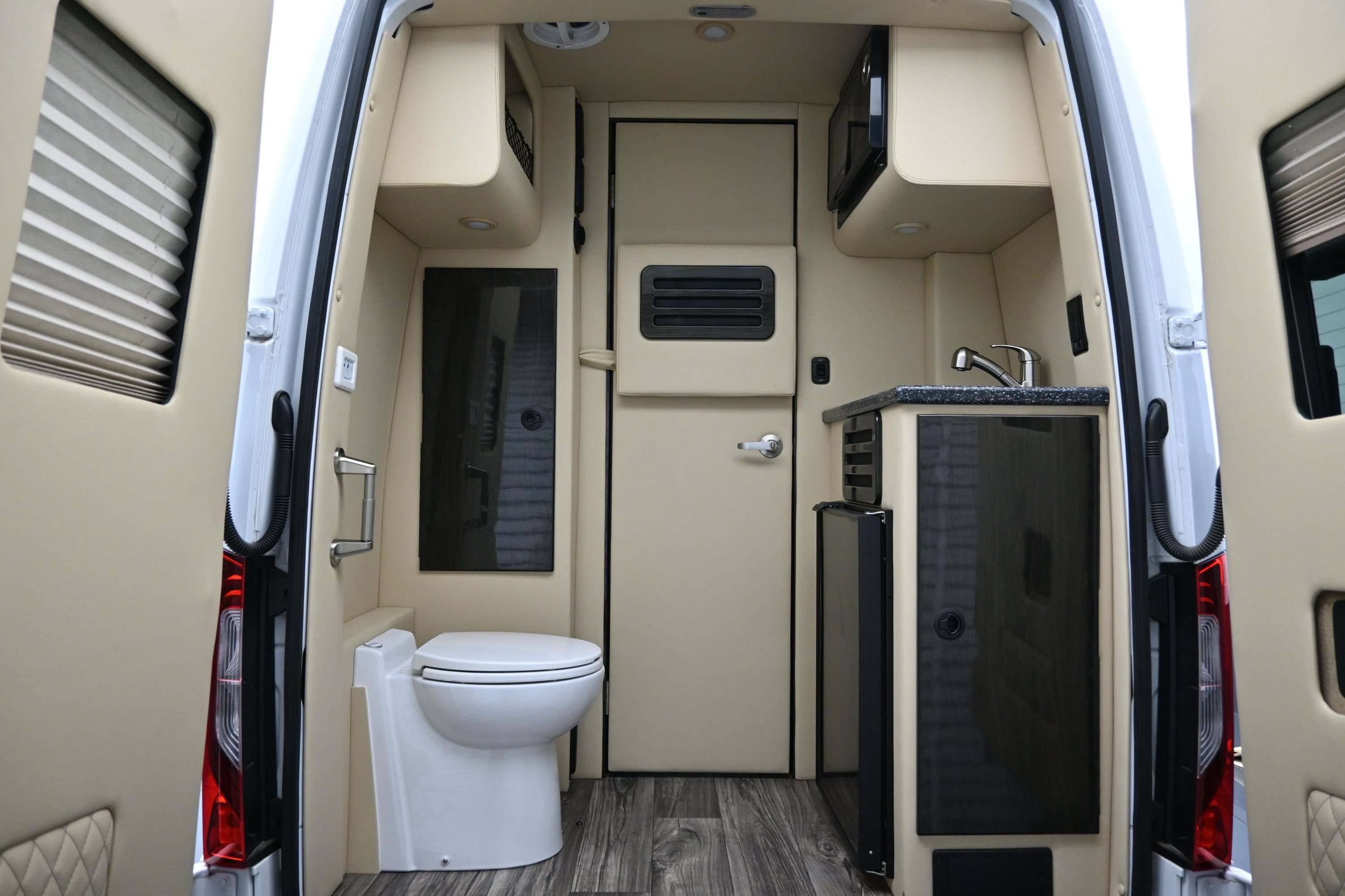 Used 2020 Mercedes-Benz Sprinter 2500 image 23