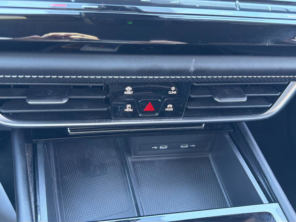 Used 2024 Volkswagen Atlas Cross Sport SE image 27