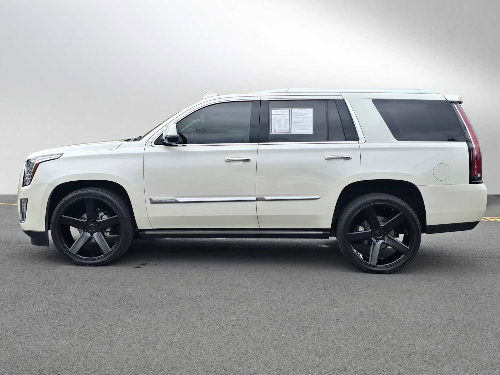 Used 2015 Cadillac Escalade Premium AWD/4WD image 6