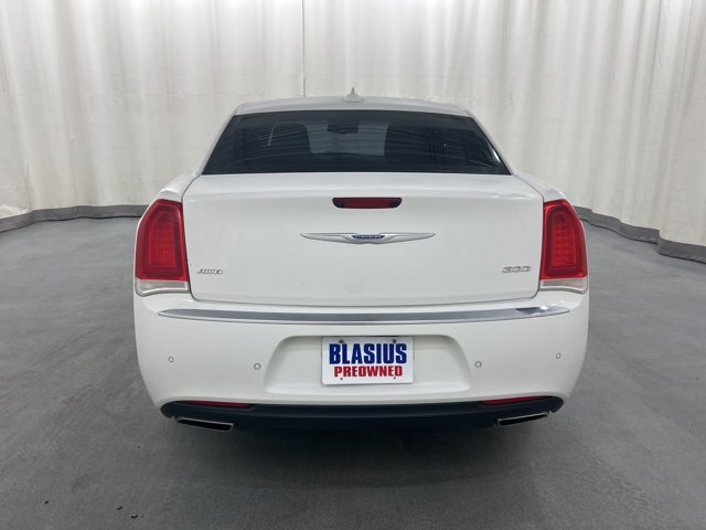 Used 2018 Chrysler 300 Limited w/ Safetytec Plus Group image 5