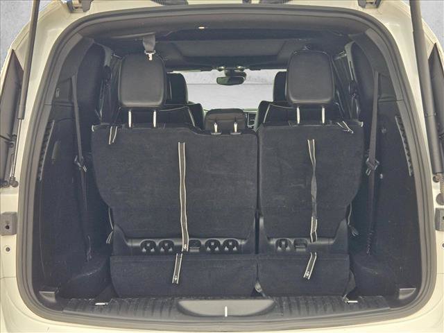 Used 2025 Chrysler Pacifica Limited FWD image 6