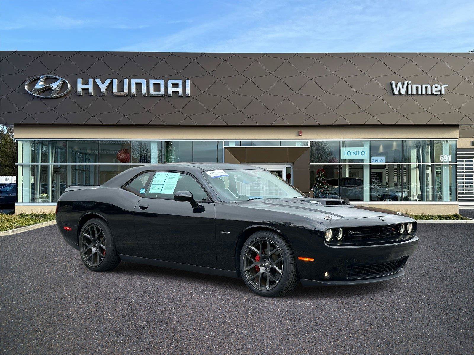 Used 2018 Dodge Challenger R/T Plus RWD image 5