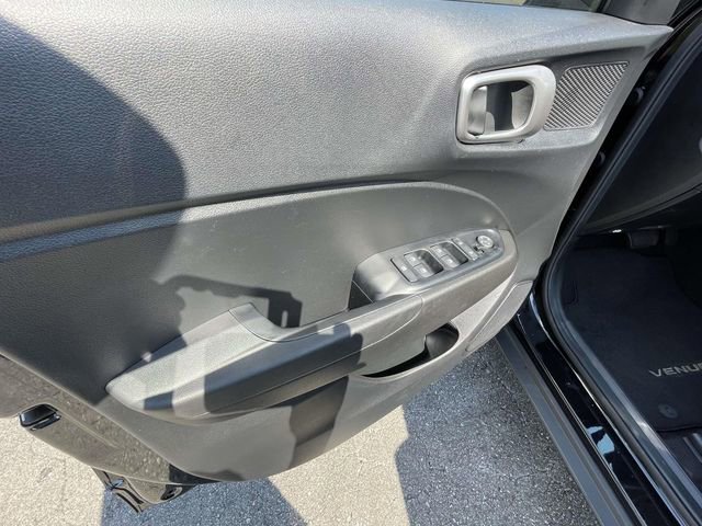 Certified 2021 Hyundai Venue SEL FWD image 11