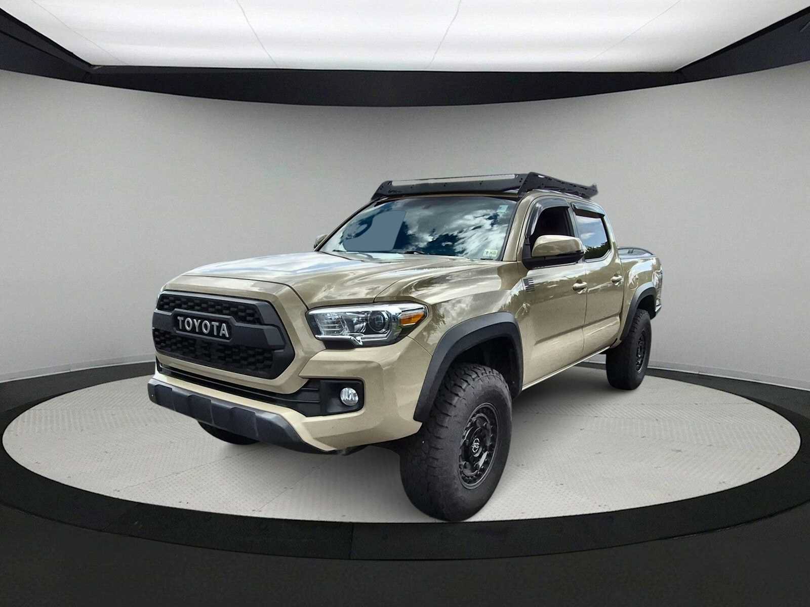 Used 2017 Toyota Tacoma TRD Off-Road w/ Tow Package AWD/4WD image 4