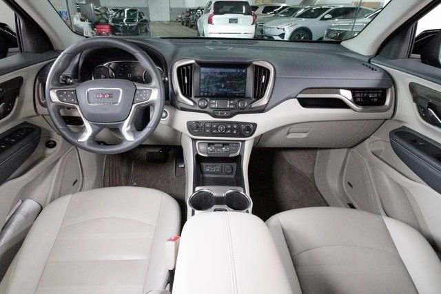 Used 2024 GMC Terrain Denali w/ Black Diamond Edition image 6