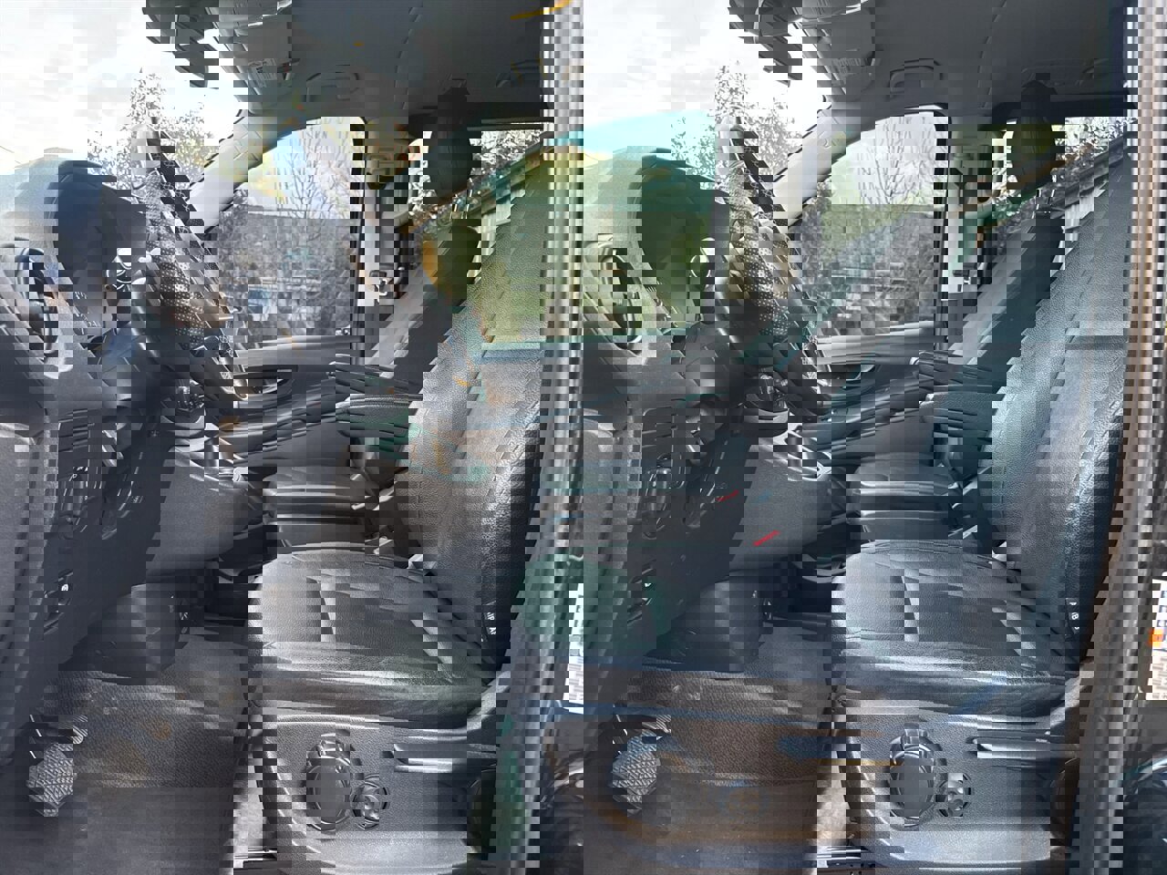 Used 2018 Mercedes-Benz Metris Passenger image 11