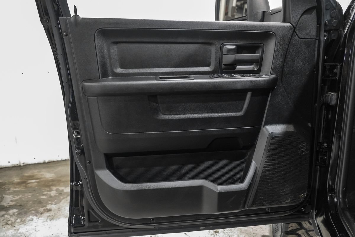 Used 2024 RAM 3500 Tradesman w/ Chrome Appearance Group AWD/4WD image 41