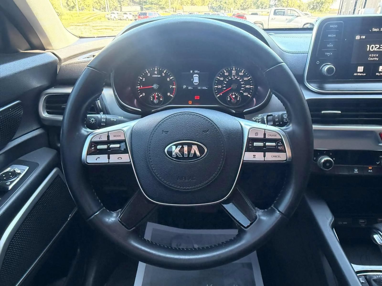 Used 2020 Kia Telluride LX AWD/4WD image 13