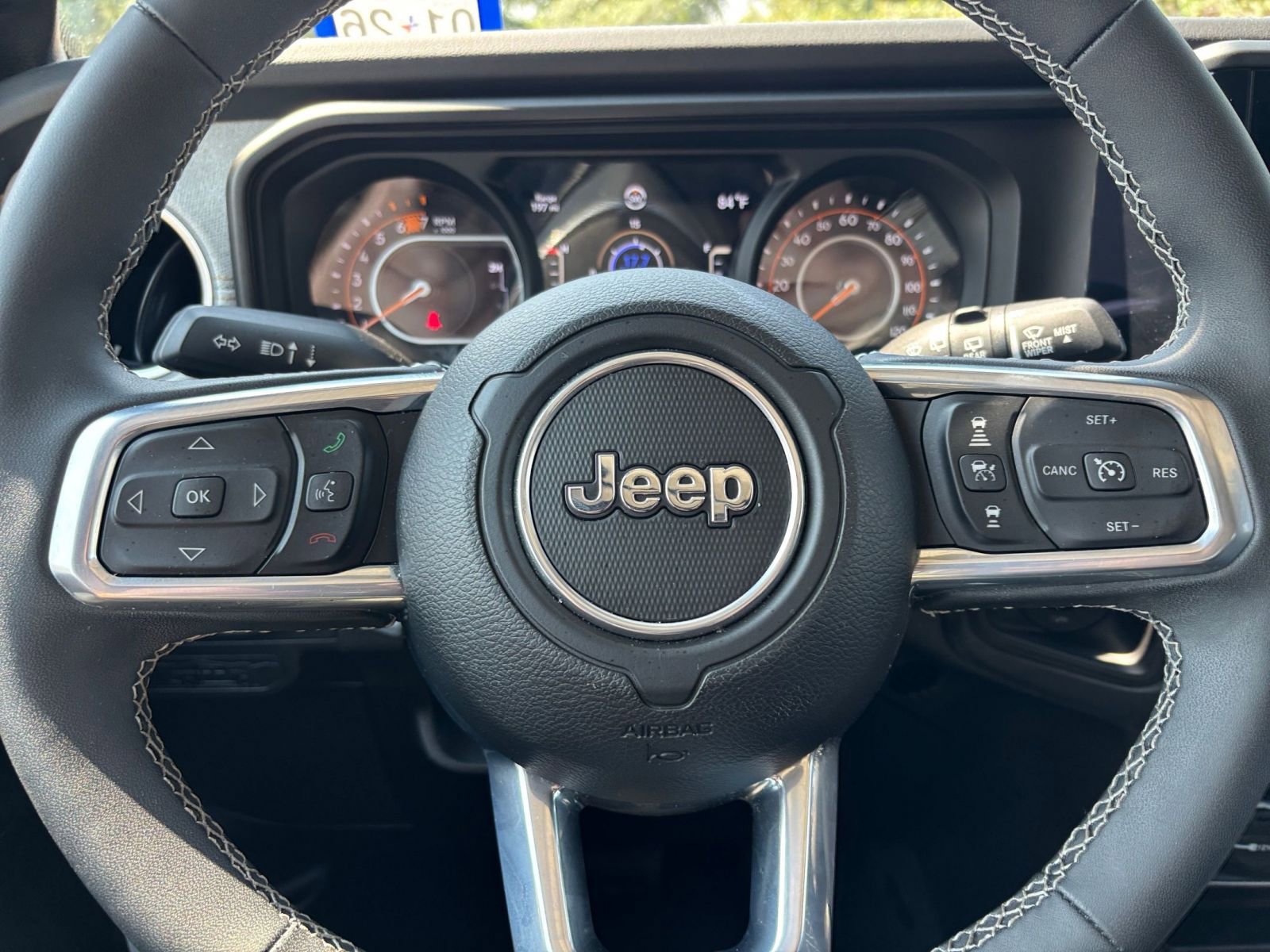 Used 2025 Jeep Wrangler Sahara image 25