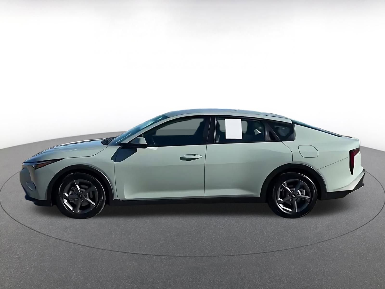 Used 2025 Kia K4 LXS image 9