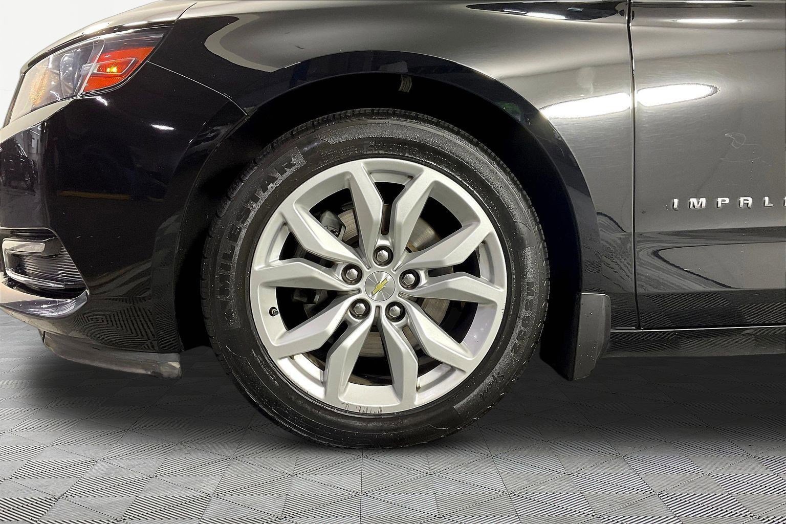 Used 2019 Chevrolet Impala LT FWD image 33