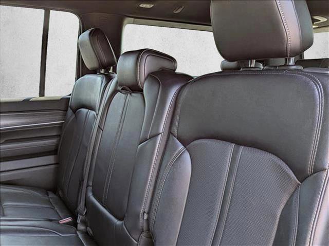 Used 2024 Jeep Wagoneer Series II w/ Flexible Seating Group RWD image 15