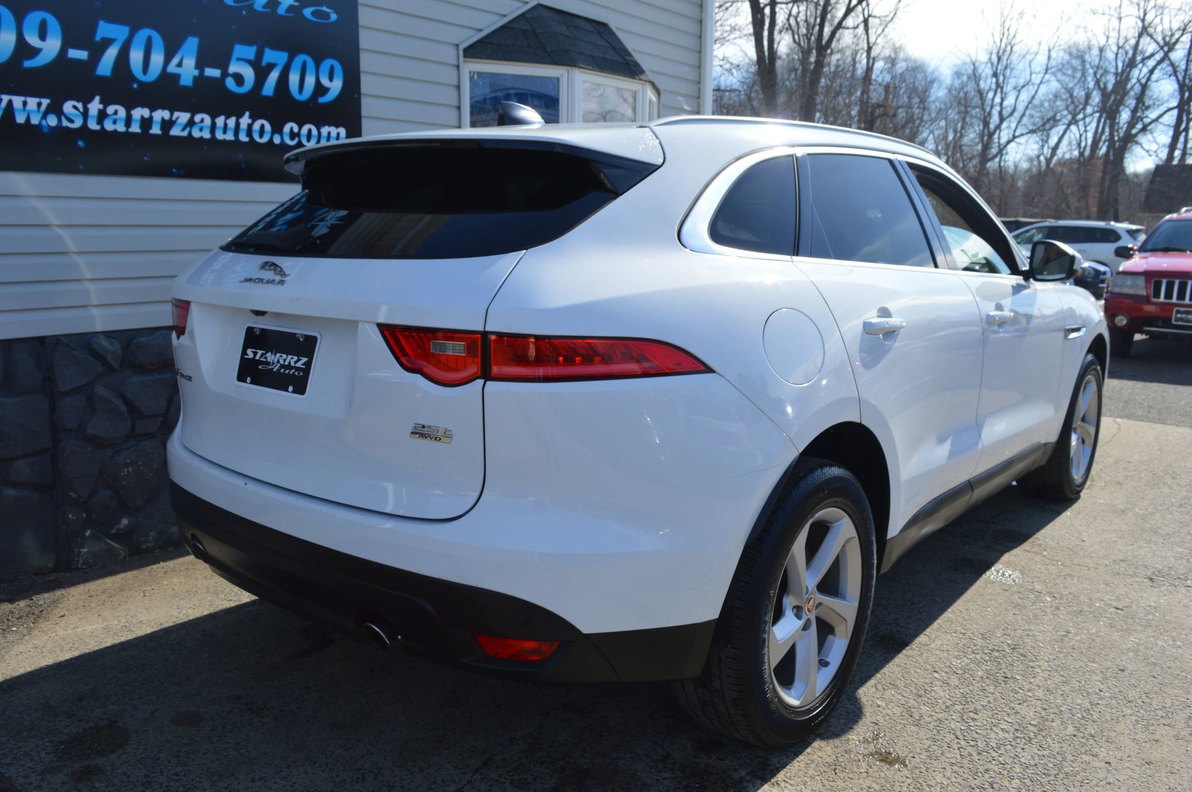 Used 2020 Jaguar F-PACE Premium image 5