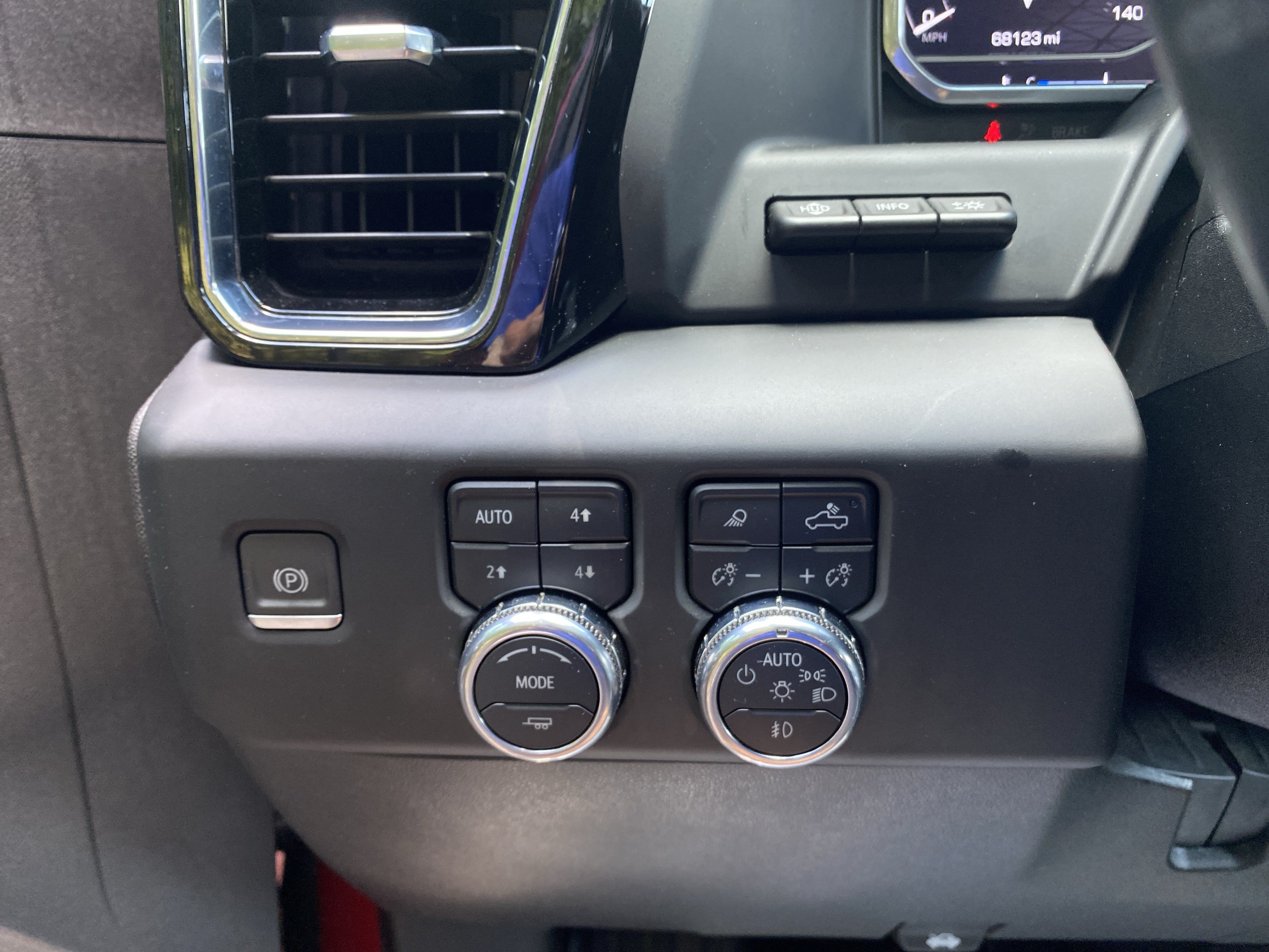 Used 2024 GMC Sierra 2500 Denali w/ Denali Reserve Package AWD/4WD image 20