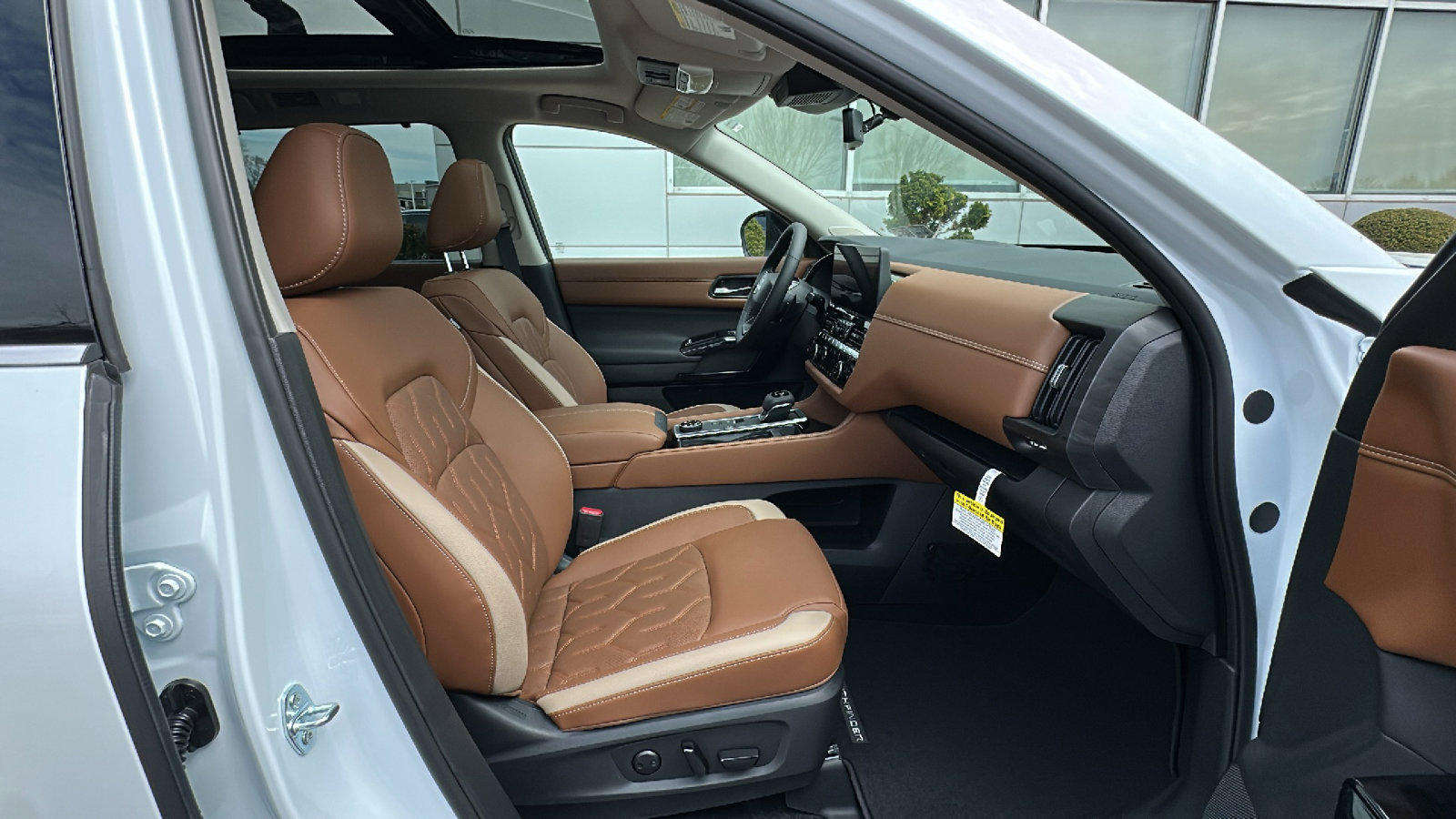 New 2026 Nissan Pathfinder Platinum AWD/4WD image 9