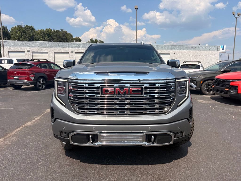 Used 2023 GMC Sierra 1500 Denali AWD/4WD image 2