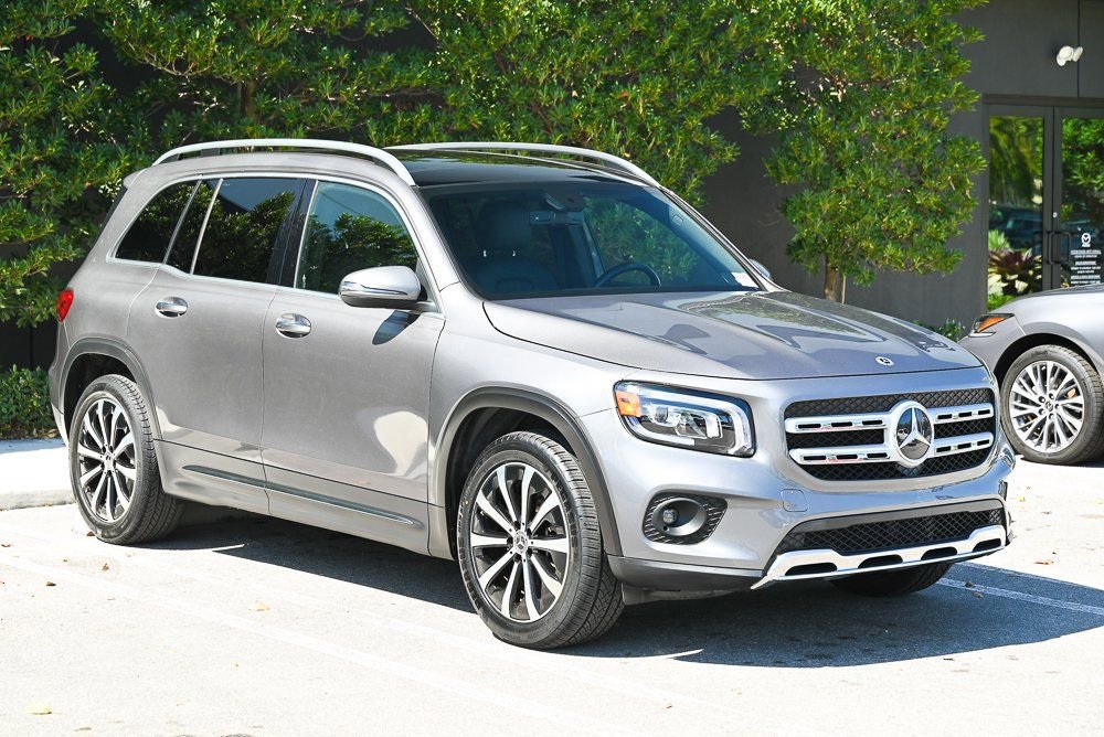 Used 2022 Mercedes-Benz GLB 250 image 3