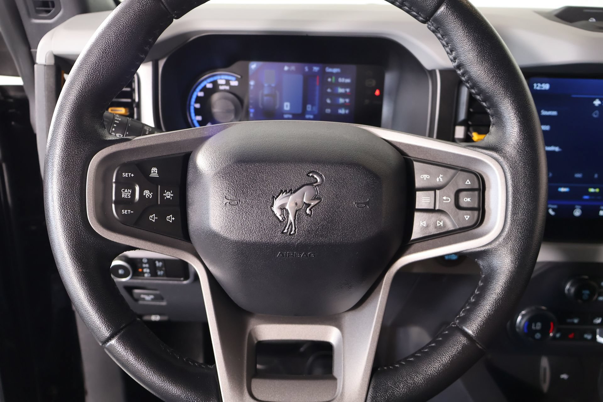 Used 2023 Ford Bronco Badlands AWD/4WD image 3