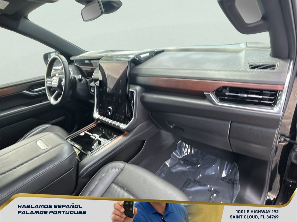 Used 2025 GMC Yukon XL Denali image 38